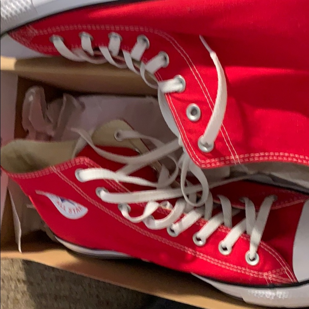 Converse - Picture 2 of 4